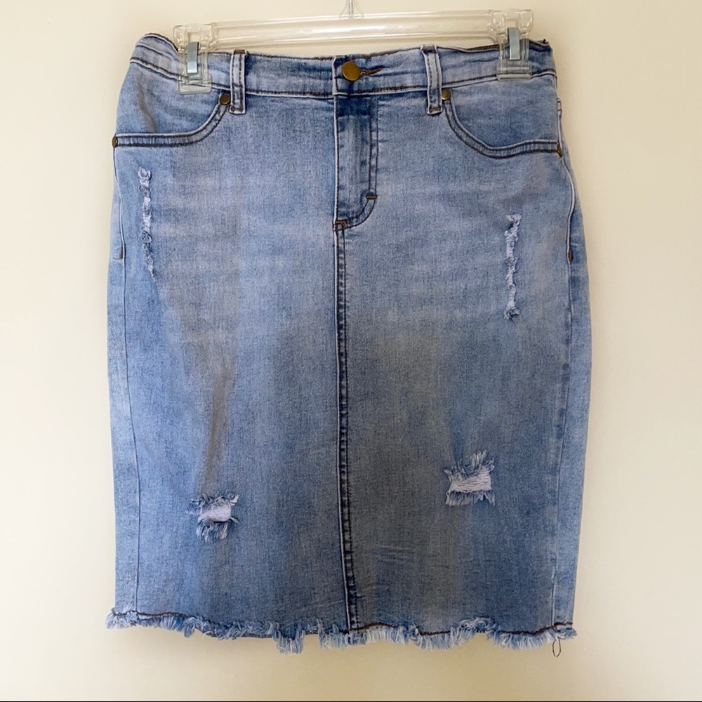 Evy’s Tree Light Distressed Wash The Denim Skirt